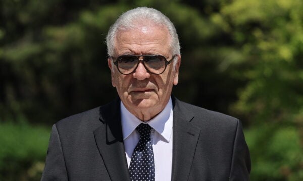 Qatargate: Στάση αναμονής από το Μέγαρο Μαξίμου για την υπόθεση Αβραμόπουλου – Τι απαντά ο Αβραμόπουλος για τις κατηγορίες
