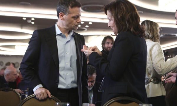 Δούκας-Διαμαντοπούλου: «Τα εύσημα που δίνει στη ΝΔ δεν εκφράζουν το ΠΑΣΟΚ» – «Γελοία προσέγγιση τα περί συνεργασιών»