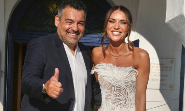 Ελένη Τσολάκη – Παύλος Πετρουλάκης: Βάφτισαν την κόρη τους στο Λαγονήσι – Η σημασία του ονόματός της (Φωτογραφίες)