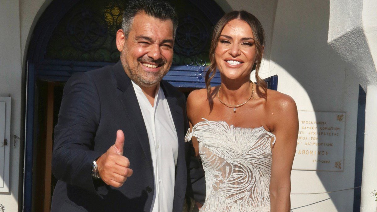 Ελένη Τσολάκη – Παύλος Πετρουλάκης: Βάφτισαν την κόρη τους στο Λαγονήσι – Η σημασία του ονόματός της (Φωτογραφίες)