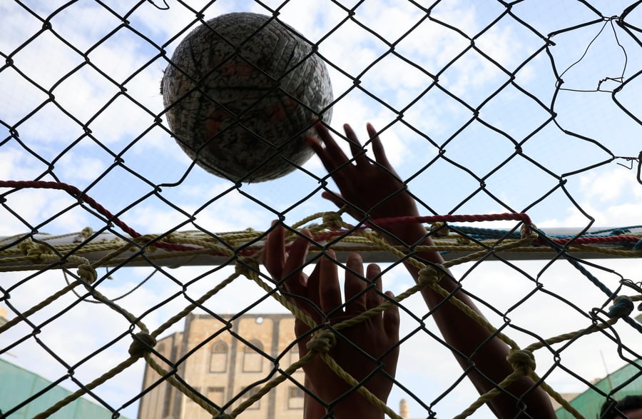 Ρώσοι έπαιξαν ποδόσφαιρο στο πιο απίθανο μέρος – Vid