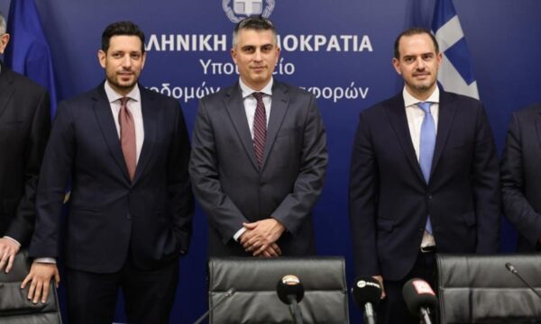 Παράδοση-παραλαβή στο Υπουργείο Υποδομών και Μεταφορών – Κώτσηρας: «Αναλαμβάνω τη νέα θέση με πλήρη επίγνωση του βάρους και των απαιτήσεων»