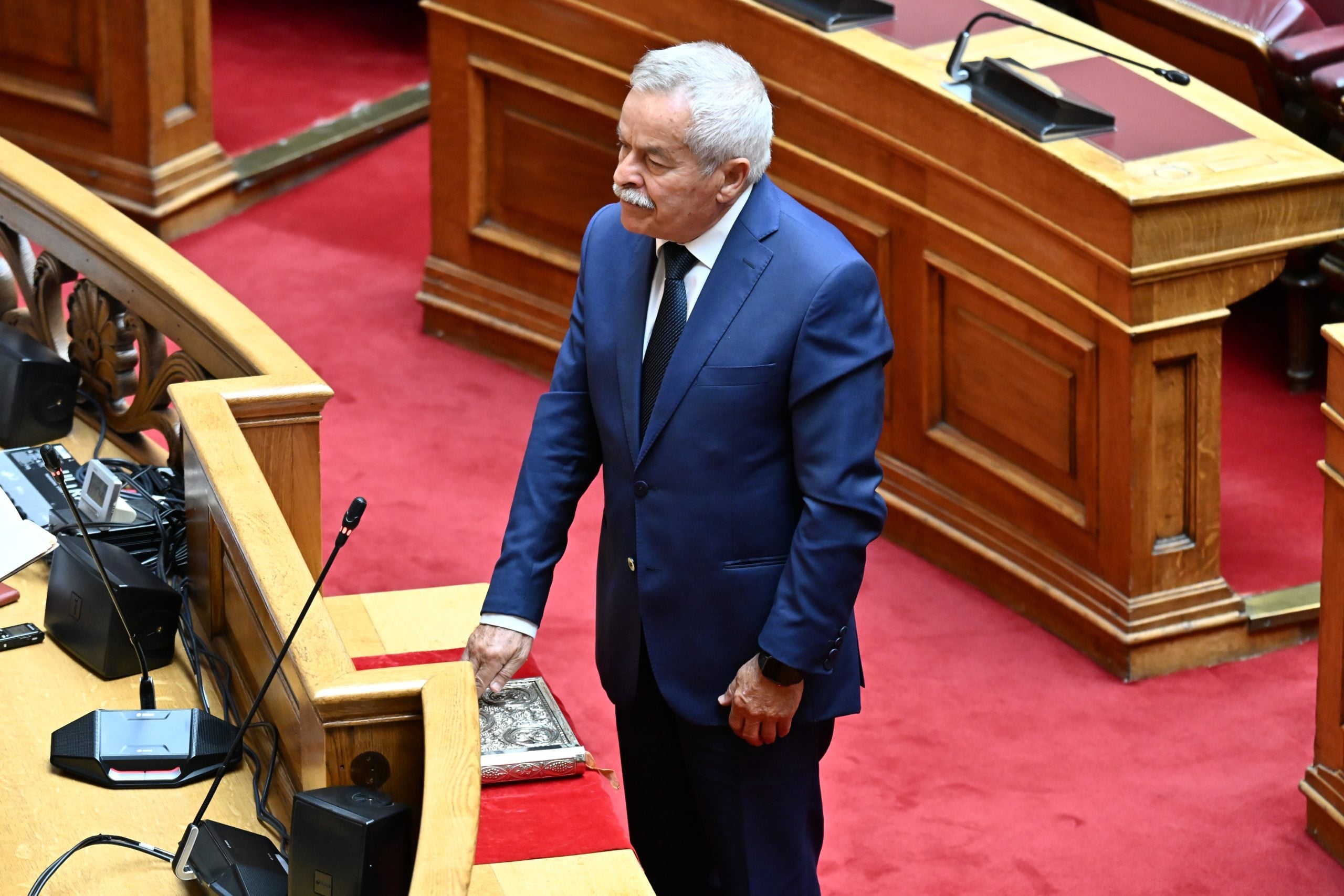 Κωνσταντίνος Κόλλιας: Ανέλαβε καθήκοντα βουλευτή στη θέση του Νίκου Ταγαρά