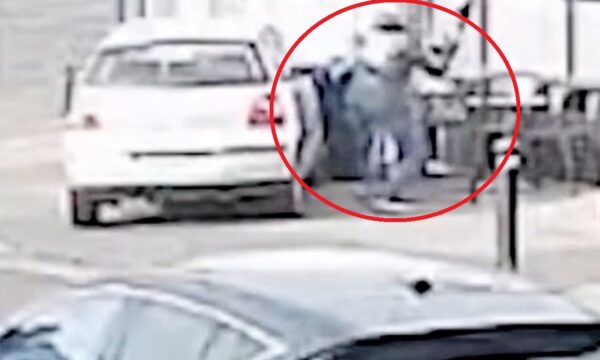 Βίντεο-σοκ:  51χρονος παρέσυρε γυναίκα με αυτοκίνητο και της επιτέθηκε με ρόπαλο – Είχε εμμονή μαζί της