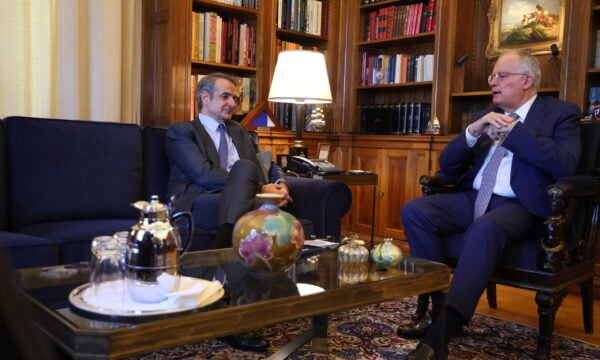 Μητσοτάκης σε Τασούλα: Χρέος της κυβέρνησης να στηρίζει την κοινωνία και μήνυμα ασφάλειας σε όλους τους συνεπείς δανειολήπτες