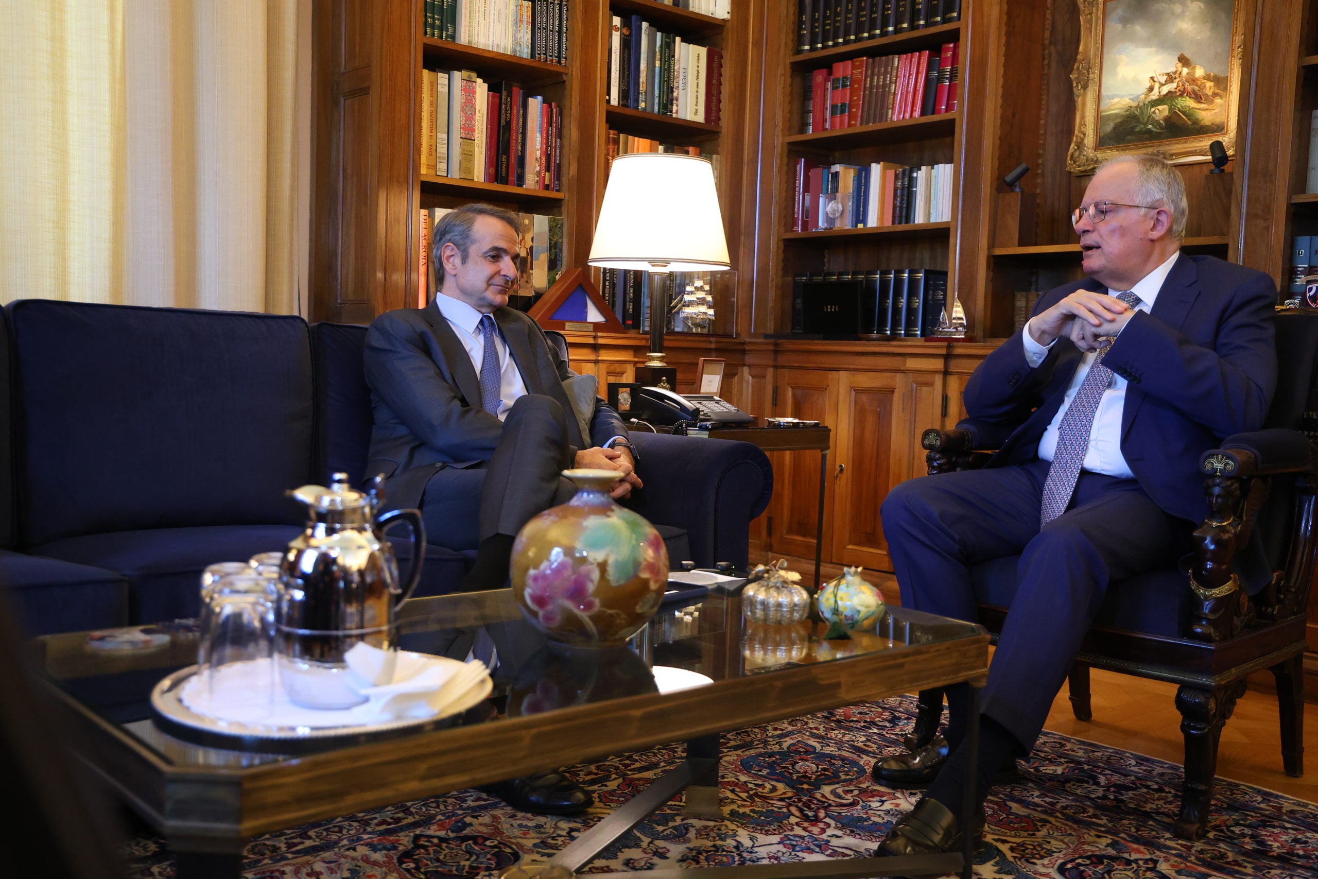 Μητσοτάκης σε Τασούλα: Χρέος της κυβέρνησης να στηρίζει την κοινωνία και μήνυμα ασφάλειας σε όλους τους συνεπείς δανειολήπτες