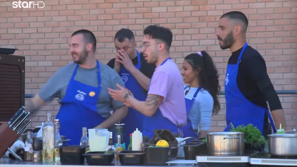 MasterChef: Συγκίνηση και κλάματα στην τελευταία ομαδική δοκιμασία – «Αυτοχειροκροτηθείτε και αγκαλιαστείτε» 1 MasterChef: Συγκίνηση και κλάματα στην τελευταία ομαδική δοκιμασία – «Αυτοχειροκροτηθείτε και αγκαλιαστείτε»