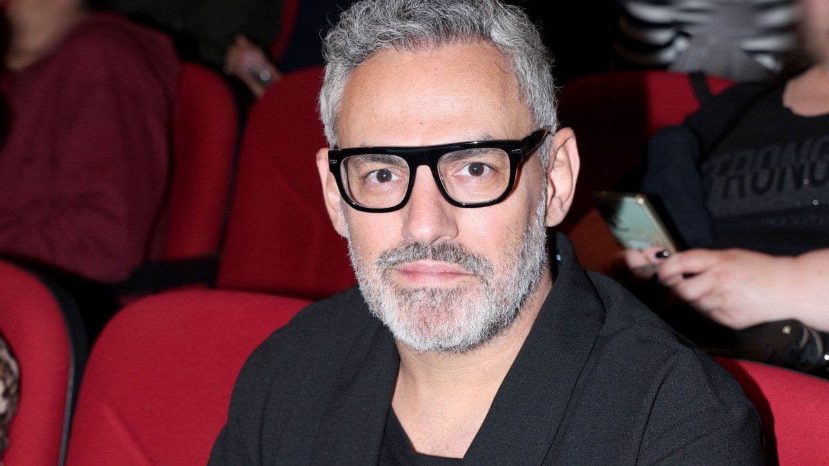 Νίκος Συρίγος για τις γυναικοκτονίες: «Ο κόσμος δεν αλλάζει με προσευχές και “Θεός σχωρέστη”…»
