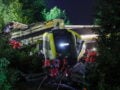 Γερμανία: Συγκρούστηκαν εμπορευματικά τρένα στο Μόναχο – Βαγόνια έπεσαν από γέφυρα, ένας σοβαρά τραυματίας, vid