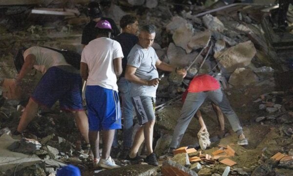 Βενεζουέλα: 11χρονο αγόρι εντοπίστηκε ζωντανό στα συντρίμμια – Η στιγμή της ανάσυρσής του
