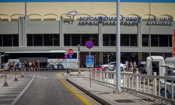 Αεροσκάφος πραγματοποίησε έκτακτη προσγείωση στη Ρόδο