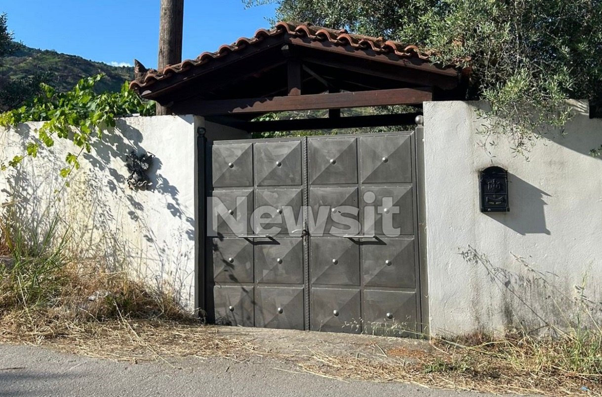 Ο Τζέιμς Δαλαμάγκας είχε τόξο και μαχαίρια στο σπίτι του στο Αίγιο – Συνελήφθησαν ο πατέρας και η σύντροφός του 8 Το σπίτι του Τζέιμς Δαλαμάγκα
