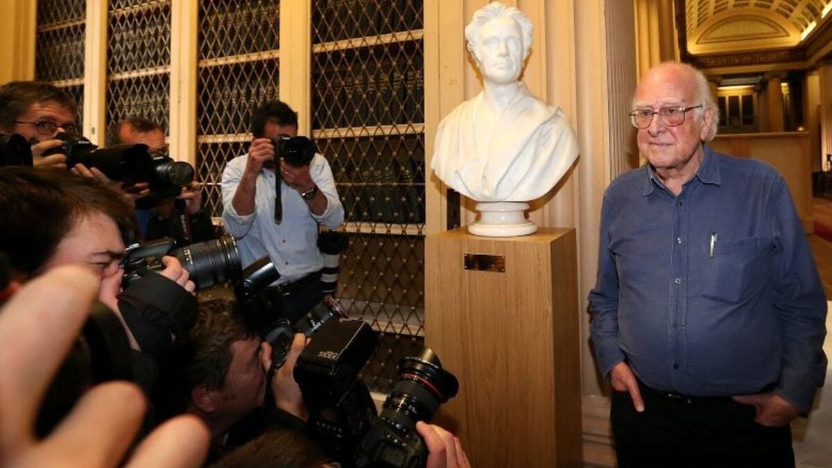 Φρανσουά Ανγκλέρ: Πέθανε ο νομπελίστας φυσικός, θεμελιωτής της θεωρίας για το μποζόνιο Χιγκς 1 Φρανσουά Ανγκλέρ: Πέθανε ο νομπελίστας φυσικός, θεμελιωτής της θεωρίας για το μποζόνιο Χιγκς