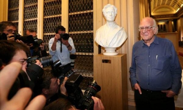 Φρανσουά Ανγκλέρ: Πέθανε ο νομπελίστας φυσικός, θεμελιωτής της θεωρίας για το μποζόνιο Χιγκς