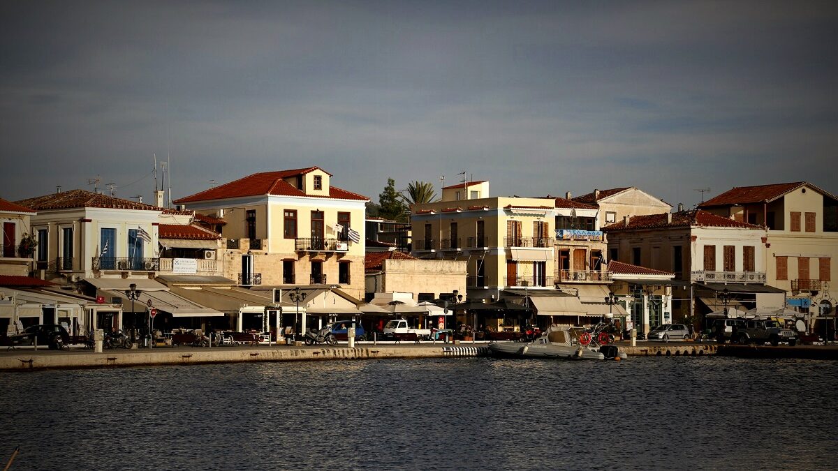 Αίγινα: Συνελήφθη 26χρονος για σεξουαλική κακοποίηση ανήλικης 1 Αίγινα: Συνελήφθη 26χρονος για σεξουαλική κακοποίηση ανήλικης