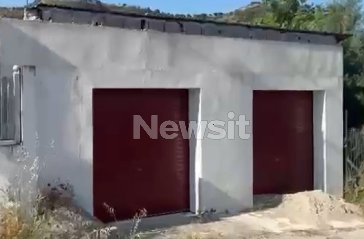 Ο Τζέιμς Δαλαμάγκας είχε τόξο και μαχαίρια στο σπίτι του στο Αίγιο – Συνελήφθησαν ο πατέρας και η σύντροφός του