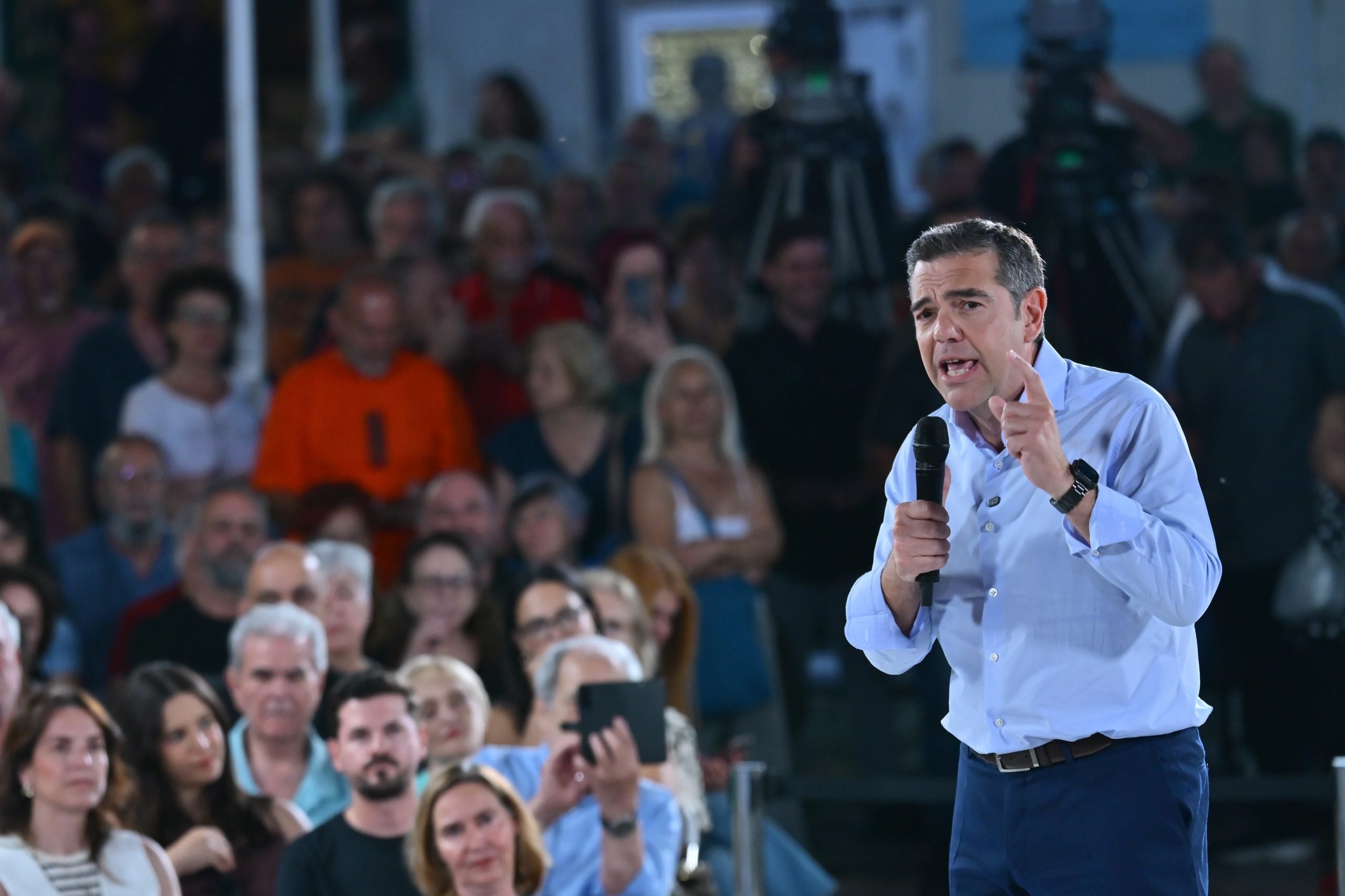 Τσίπρας: Οι προτάσεις μας μπορούν να αλλάξουν την καθημερινότητα των ανθρώπων, δεν είναι λαϊκισμός η λαϊκότητα
