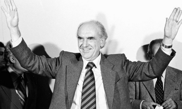Ανδρέας Παπανδρέου: Ωσεί Παρών – Ένας Μεγάλος Απών με διαρκή Παρουσία Παντού