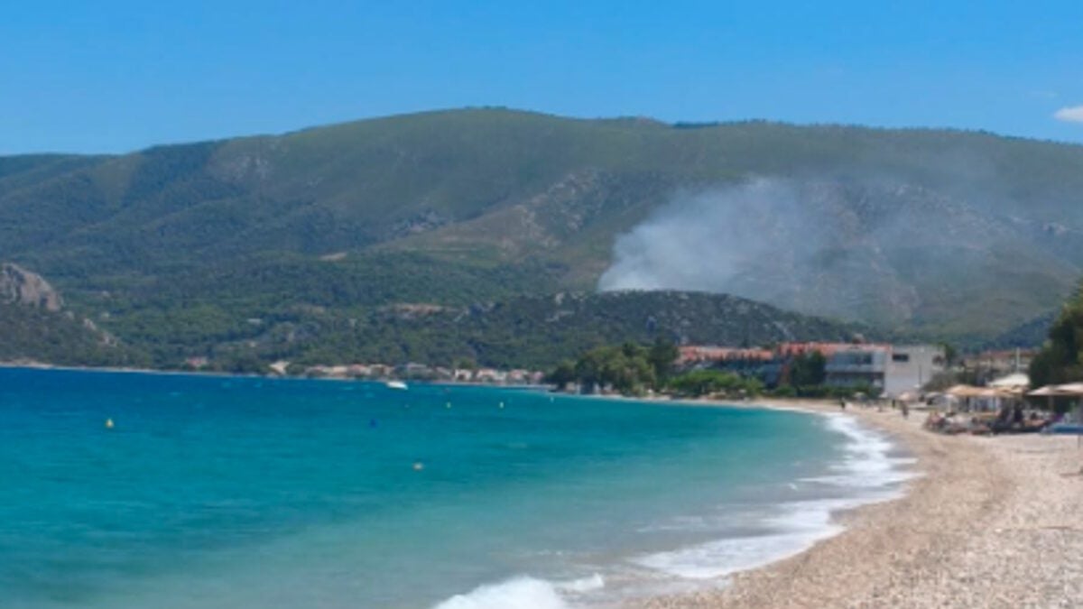 Κορινθία: Δύο φωτιές ξέσπασαν σχεδόν ταυτόχρονα σε Αγγελόκαστρο και Άνω Αλμυρή 1 Κορινθία: Δύο φωτιές ξέσπασαν σχεδόν ταυτόχρονα σε Αγγελόκαστρο και Άνω Αλμυρή