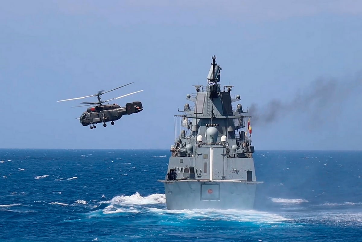 Ρωσική φρεγάτα έριξε προειδοποιητικά πυρά κοντά σε βρετανικό γιοτ στη Μάγχη – Η απάντηση της Μόσχας