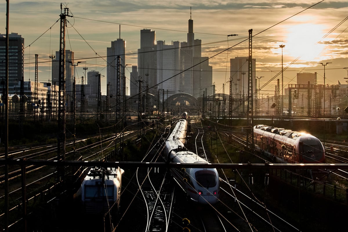 Γερμανία: Τα πρώτα τρένα της DB ξεκίνησαν ξανά μετά τη βλάβη στο GSM-R