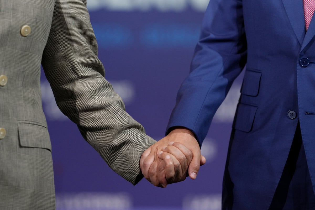ΗΠΑ και Ιράν συνεχίζουν τις διαπραγματεύσεις στην Ελβετία για τα Στενά του Ορμούζ και την πυρηνική συμφωνία
