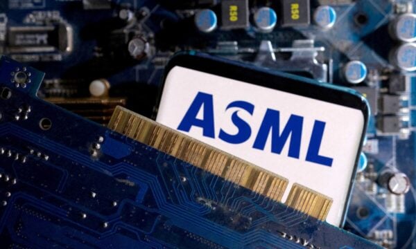ΗΠΑ: Πιέσεις στην ASML για πιθανή παραβίαση περιορισμών εξαγωγών προς την Κίνα