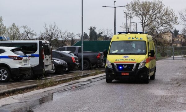 Αγία Παρασκευή: Οδηγός παρέσυρε και σκότωσε πεζή