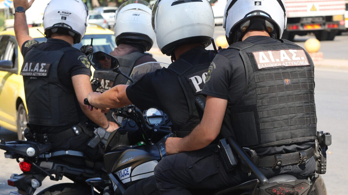Πρώην ποδοσφαιριστής συνελήφθη ως αρχηγός σπείρας διακίνησης κοκαΐνης σε κλαμπ 1 Πρώην ποδοσφαιριστής συνελήφθη ως αρχηγός σπείρας διακίνησης κοκαΐνης σε κλαμπ
