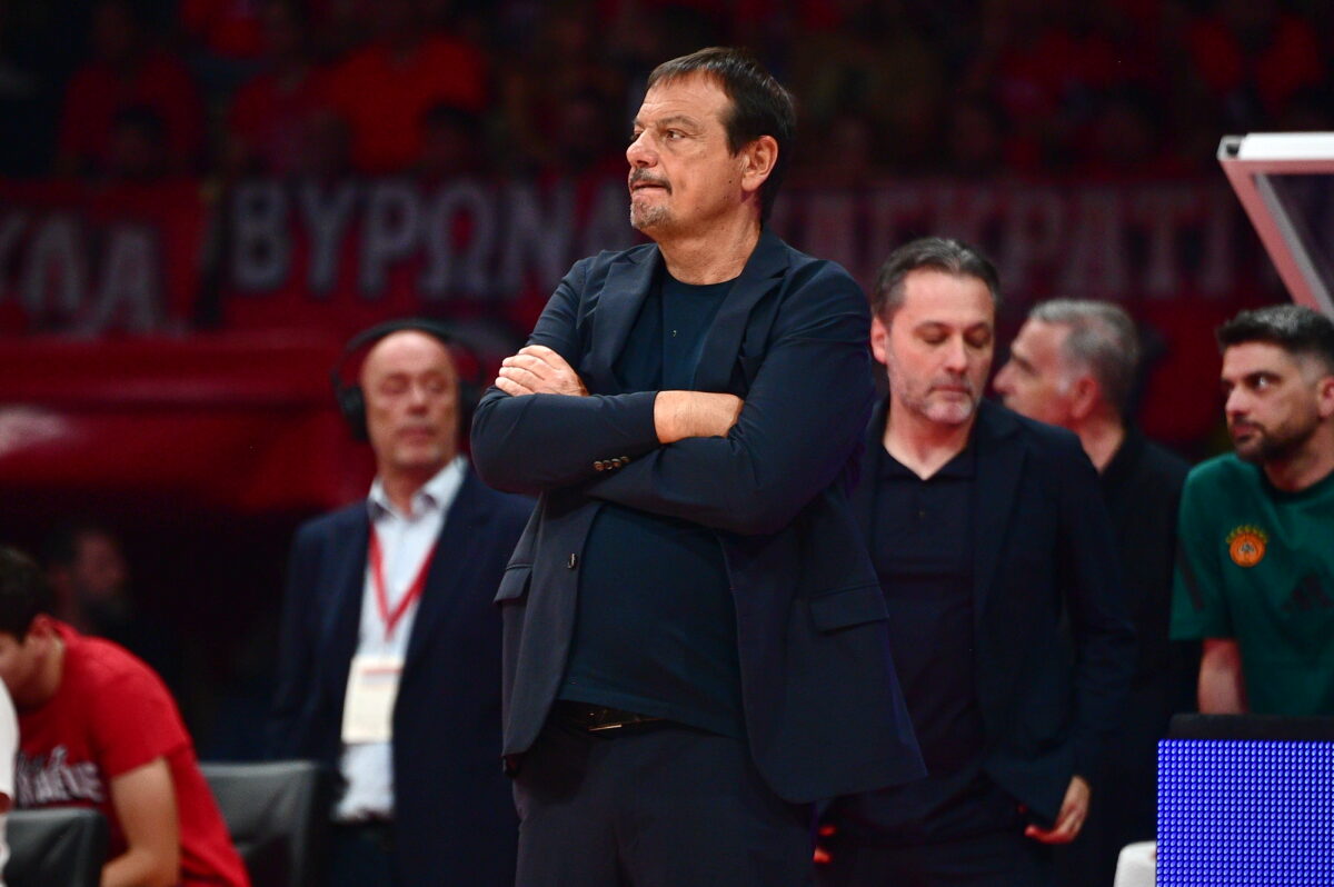 Αταμάν στους παίκτες μετά το Ολυμπιακός – Παναθηναϊκός: «Ξέρω πως δεν είναι εύκολο να δουλεύει κάποιος μαζί μου»