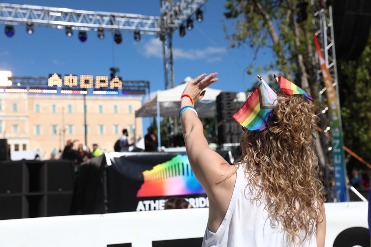 Athens Pride 2026: Χιλιάδες κόσμου στην παρέλαση υπερηφάνειας, αγάπης και ισότητας – Εικόνες από το χρωματιστό κέντρο 15 Athens Pride