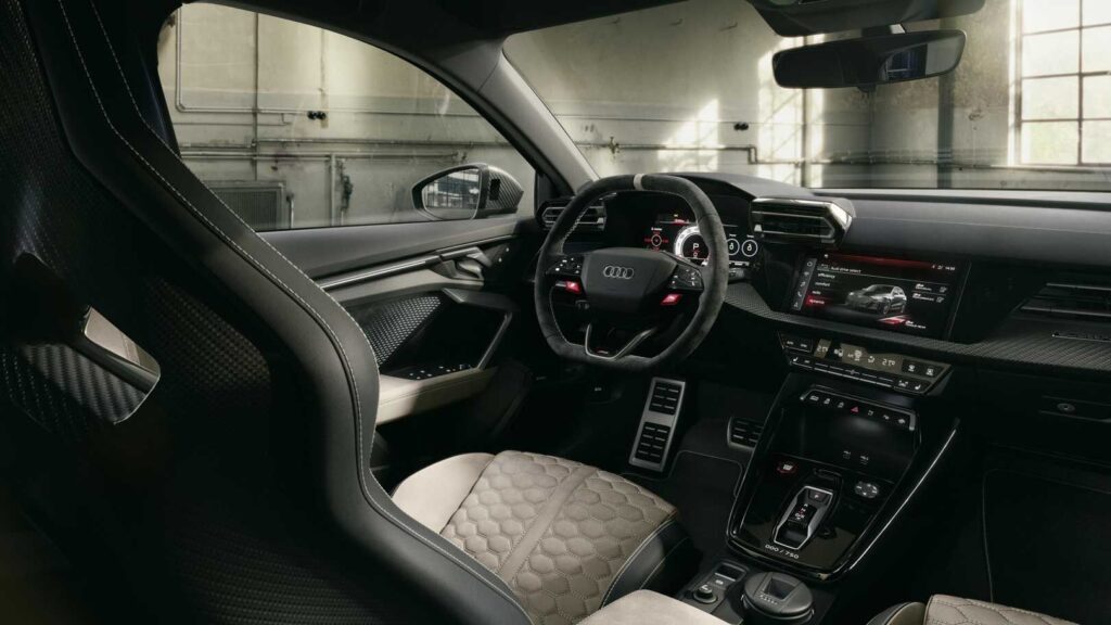 To συλλεκτικό Audi RS 3 Competition Limited ήρθε Ελλάδα 16 Audi RS 3 Competition Limited