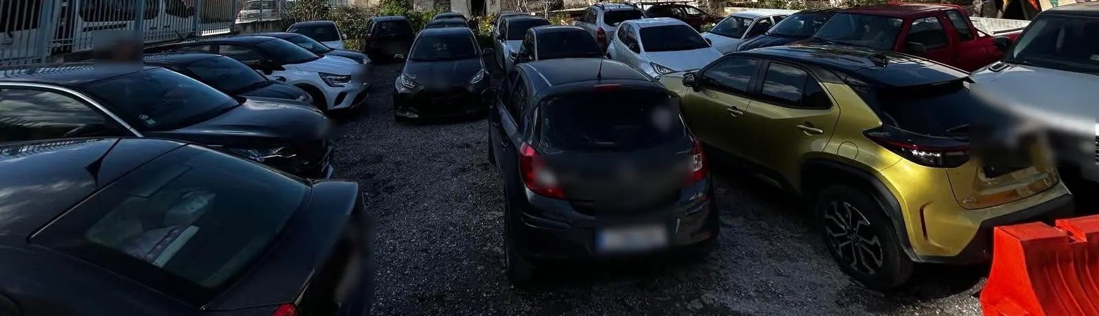 Εξαρθρώθηκε κύκλωμα στην Αττική που έκλεβε αυτοκίνητα, τα παραποιούσε και τα μεταπωλούσε με λεία άνω του 1.000.000 ευρώ 10 κλοπιμαία