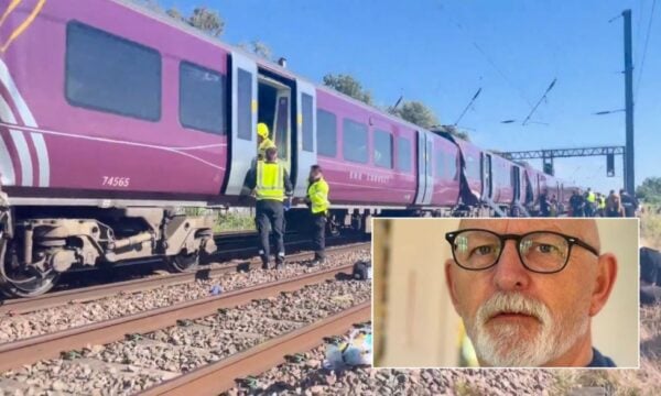 Σιδηροδρομική τραγωδία στο Μπέντφορντ: Ο μηχανοδηγός πέρασε με κόκκινο – Τα 9 δευτερόλεπτα πριν από τη σύγκρουση