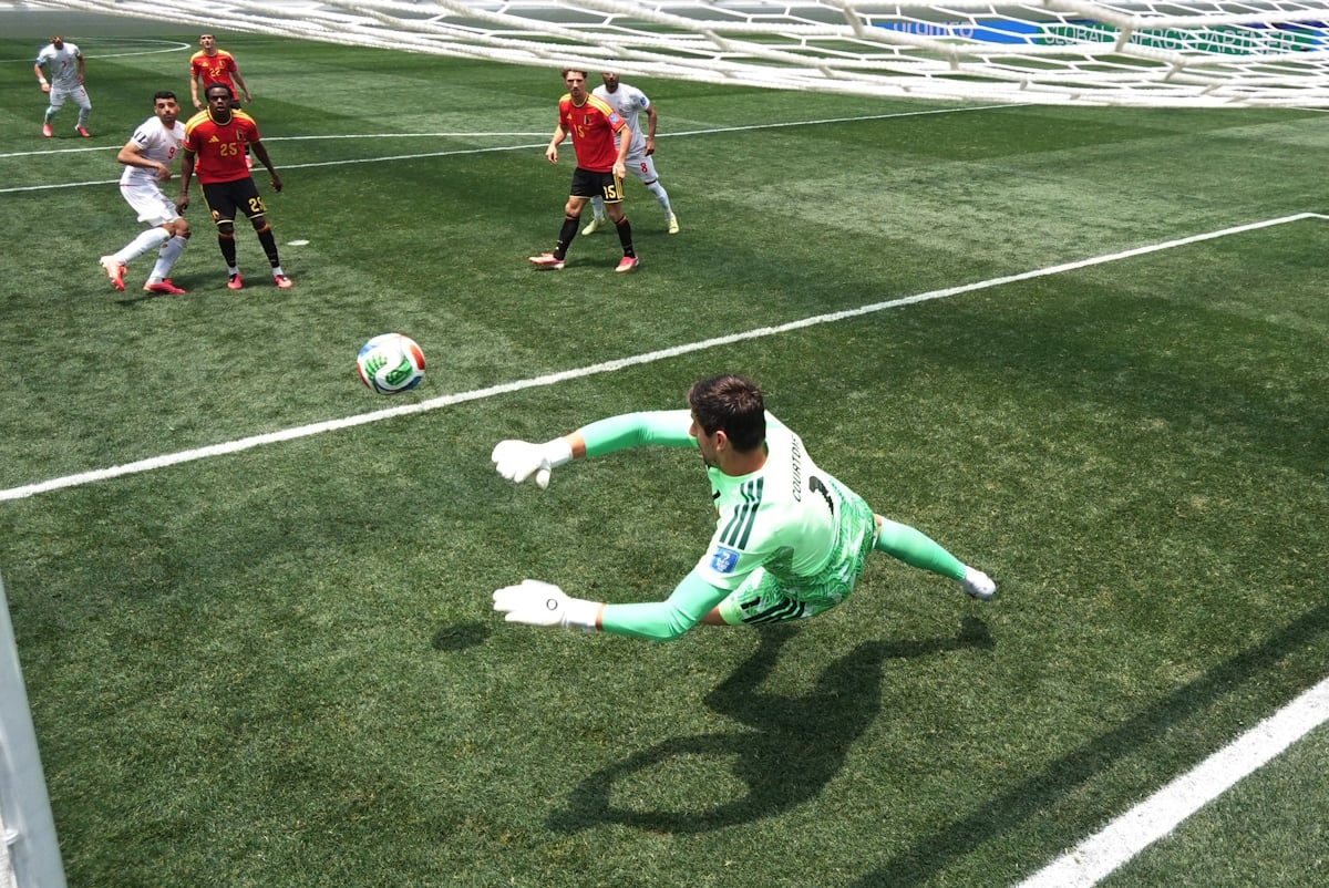 Βέλγιο Ιράν 0-0: Η απόκρουση του Κουρτουά στη «βολίδα» του Κανανί