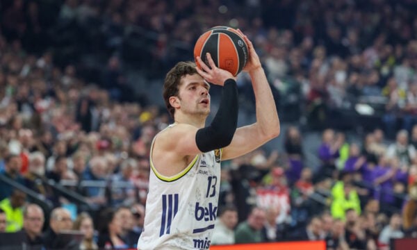 Μπεσίκτας – Φενέρμπαχτσε 75-77: Η Φενέρμπαχτσε πρωταθλήτρια Τουρκίας με τρίποντο του Μπιμπέροβιτς 1,9” πριν τη λήξη