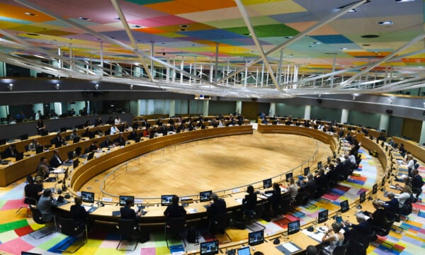 ΕΕ-Κίνα: Διαβουλεύσεις στις Βρυξέλλες για τους δασμούς και άλλα θέματα