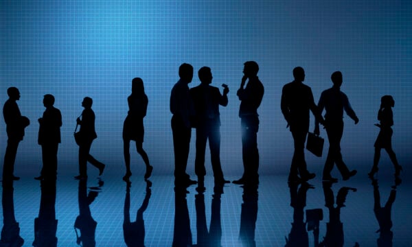 Εθνική Κοινωνική Συμφωνία: Τα πρώτα αποτελέσματα και πού κυμαίνονται οι βασικοί μισθοί – Τι λέει η Νίκη Κεραμέως