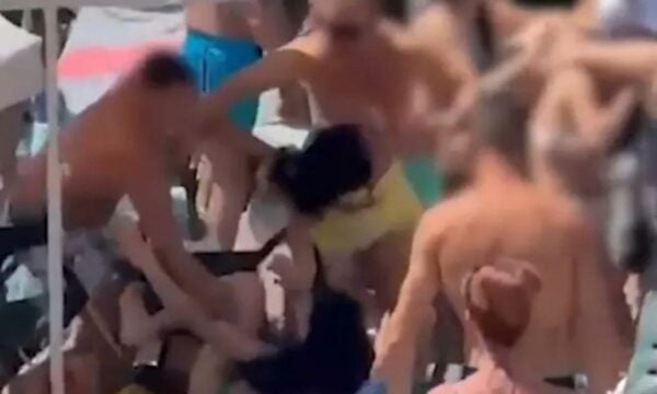 Ισπανία: Επίθεση σε 13χρονη Βρετανίδα για μια ξαπλώστρα – Με σπασμένη μύτη η ανήλικη