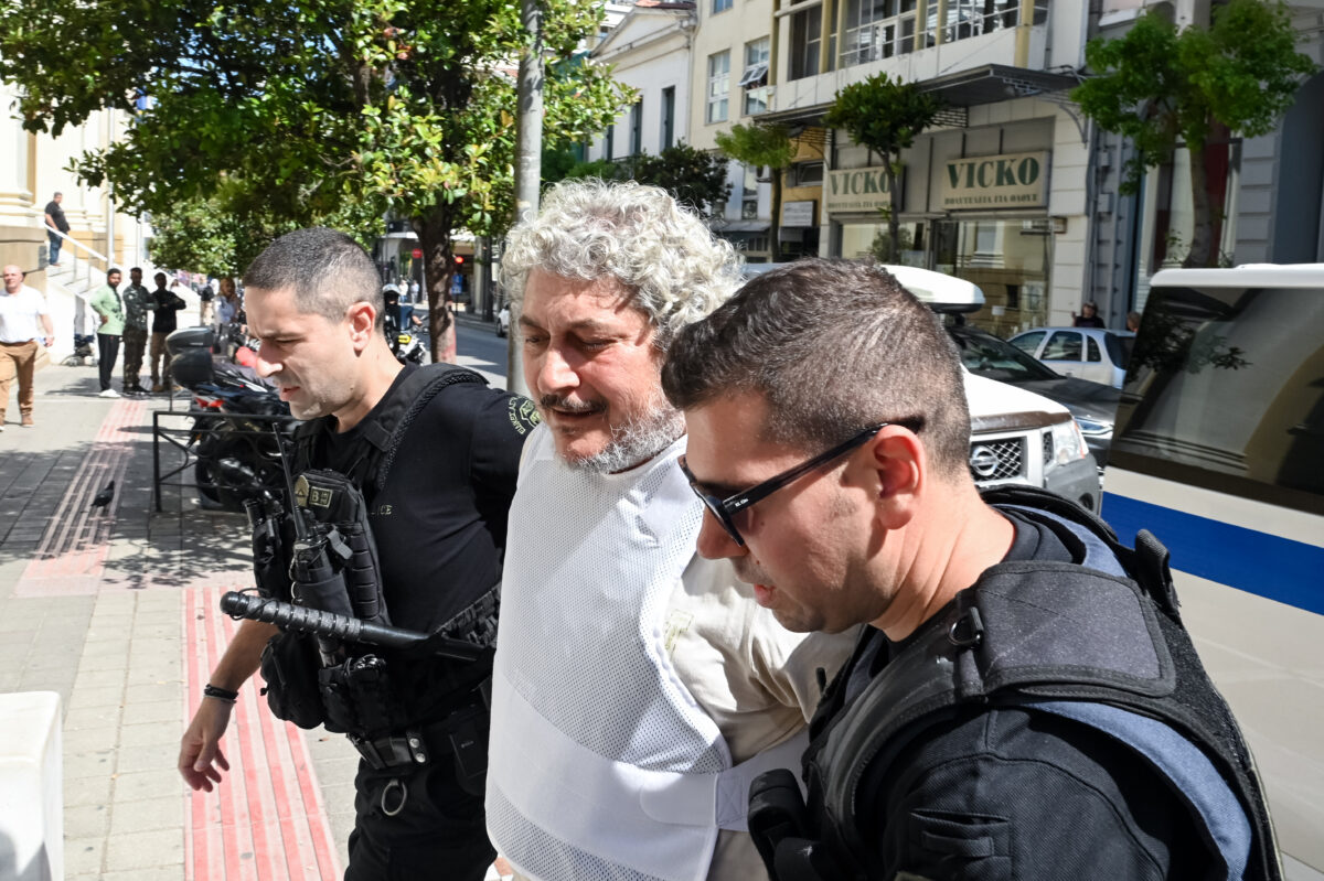 Τζέιμς Δαλαμάγκας: «Ντύθηκε παπάς και φυγαδεύτηκε από την Αυστραλία» λέει φίλος του – Ο εξωδικαστικός συμβιβασμός για τη δολοφονία του αδερφού του