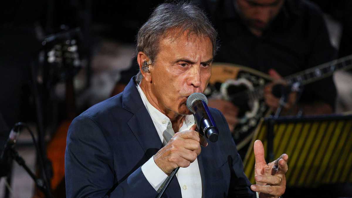 Πέντε Έλληνες επώνυμοι που εργάστηκαν ως παιδιά στην ψαραγορά και το πεζοδρόμιο 12 Επώνυμοι και Γιώργος Νταλάρας