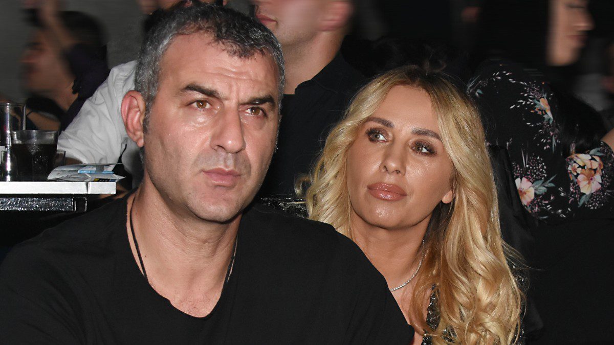 Τραϊανός Δέλλας: 10 ημέρες μακριά από τη Γωγώ – Τα πλήγματα της μοίρας που καθόρισαν τη ζωή του