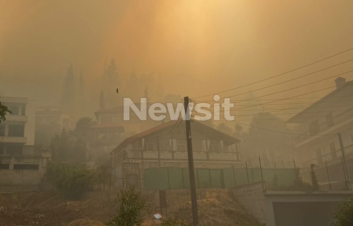 Φωτιά στο Δερβένι Ωραιοκάστρου: Ένας νεκρός και «βροχή» μηνυμάτων του 112 – Ένας εγκαυματίας στο Ιπποκράτειο