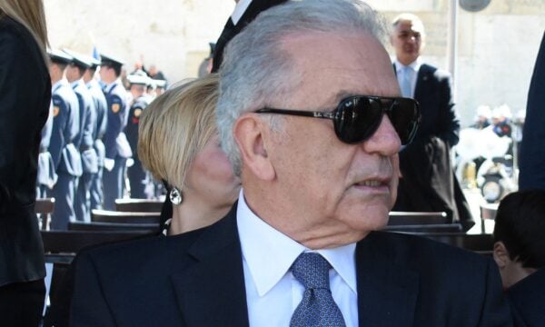 Δημήτρης Αβραμόπουλος: Δεν θα απολογηθώ σε κανέναν κερατ@ – Αντιδράσεις στο Μαξίμου για τα λόγια του στο Qatargate