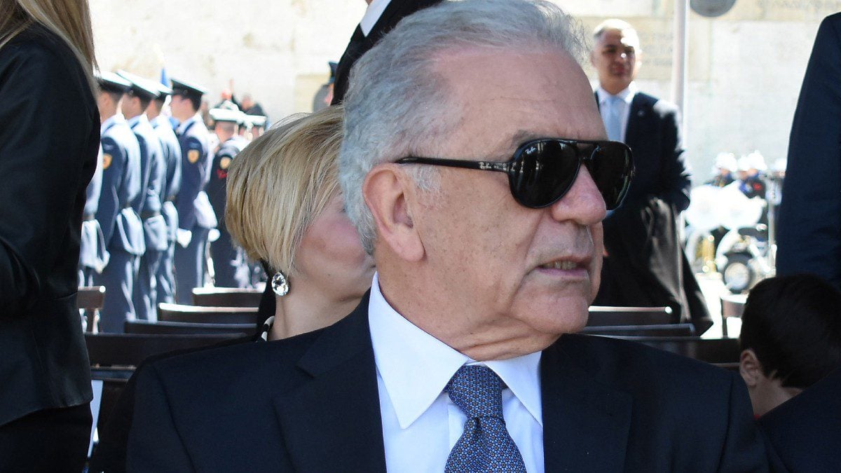 Δημήτρης Αβραμόπουλος: Δεν θα απολογηθώ σε κανέναν κερατ@ – Αντιδράσεις στο Μαξίμου για τα λόγια του στο Qatargate