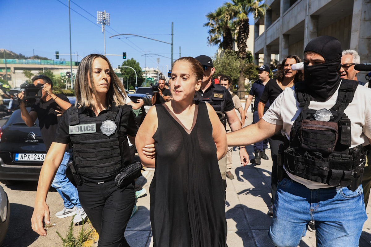 Οι συνομιλίες του Πολωνού καθηγητή με την πρώην σύζυγό του πριν τη δολοφονία, τα 50.000 ευρώ και οι 11 μήνες μέχρι την αυτοκτονία της