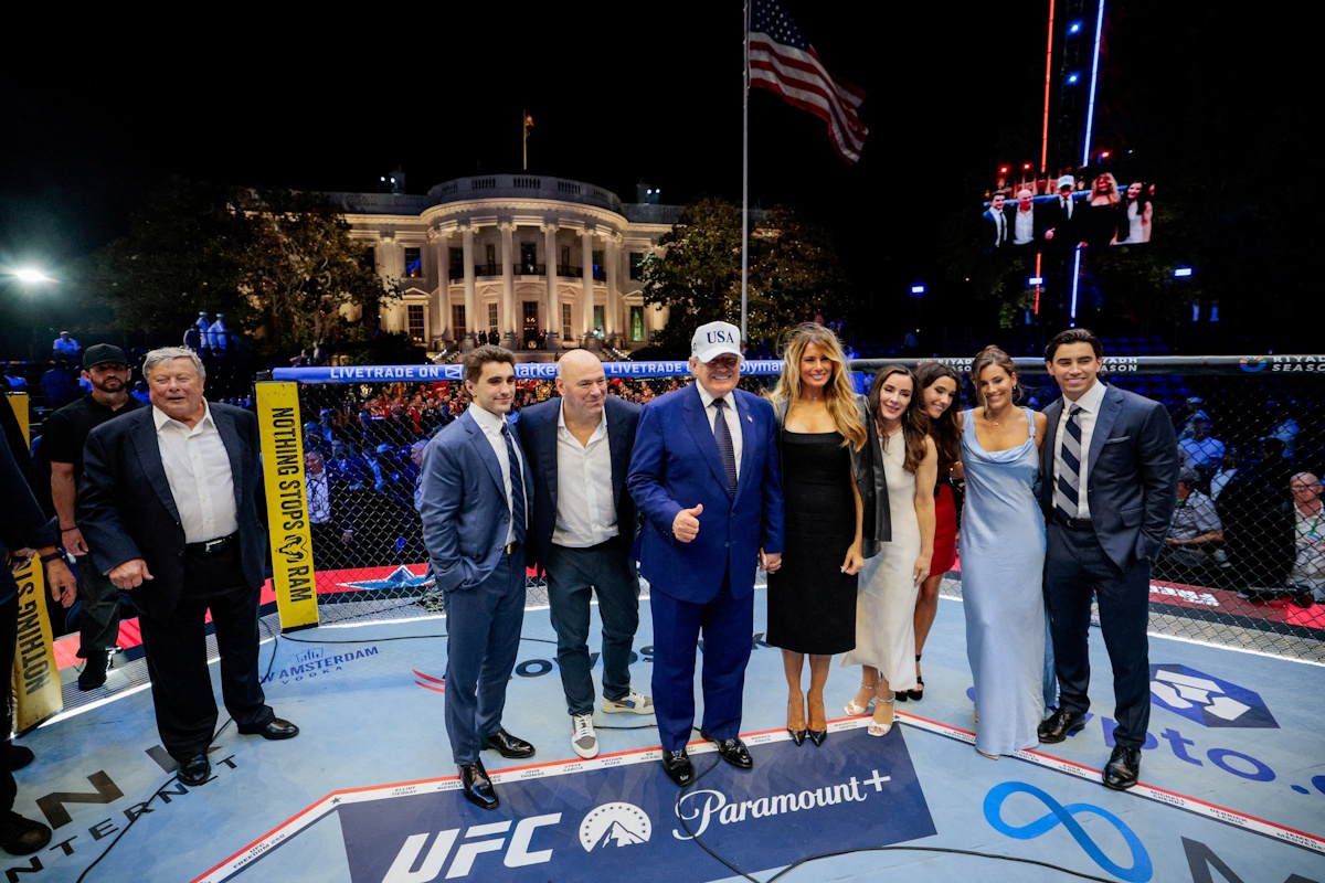 Ο Λευκός Οίκος έγινε οκτάγωνο του UFC στα γενέθλια του Ντόναλντ Τραμπ: Ρατσιστικό παραλήρημα μαχητή για την Μισέλ Ομπάμα