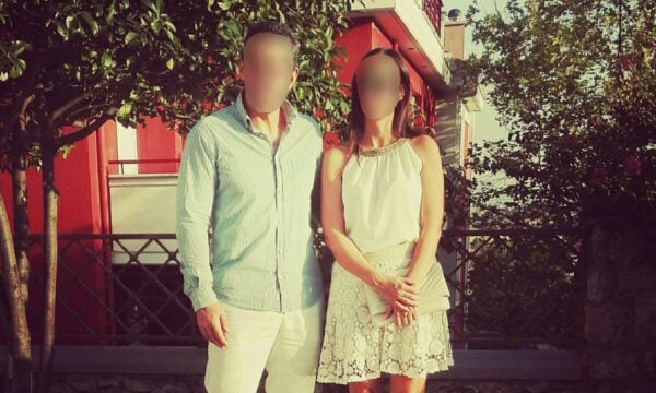 Δράμα: Με τρεις μαχαιριές σκότωσε την γυναίκα του ο αστυνομικός – Το 10χρονο παιδί τους ειδοποίησε τις Αρχές
