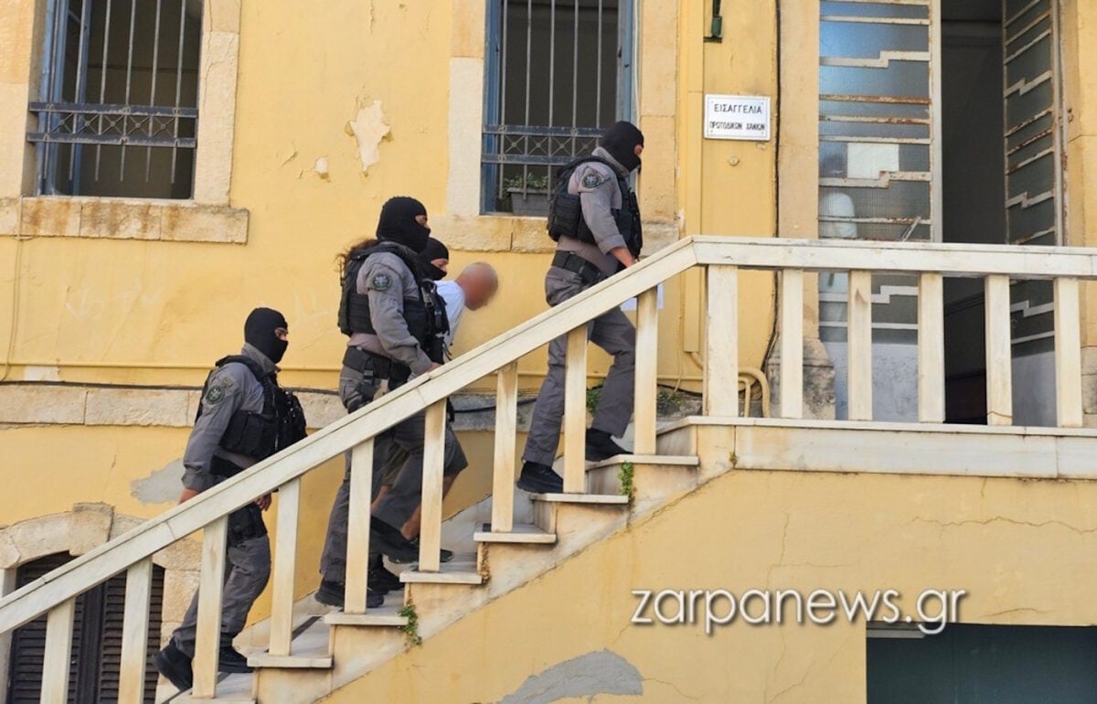 Σταυρούλα Λεβεντάκη: Στα δικαστήρια Χανίων ο δράστης της δολοφονίας της, φώναζαν φίλοι της «Βρωμιάρη, δολοφόνε»