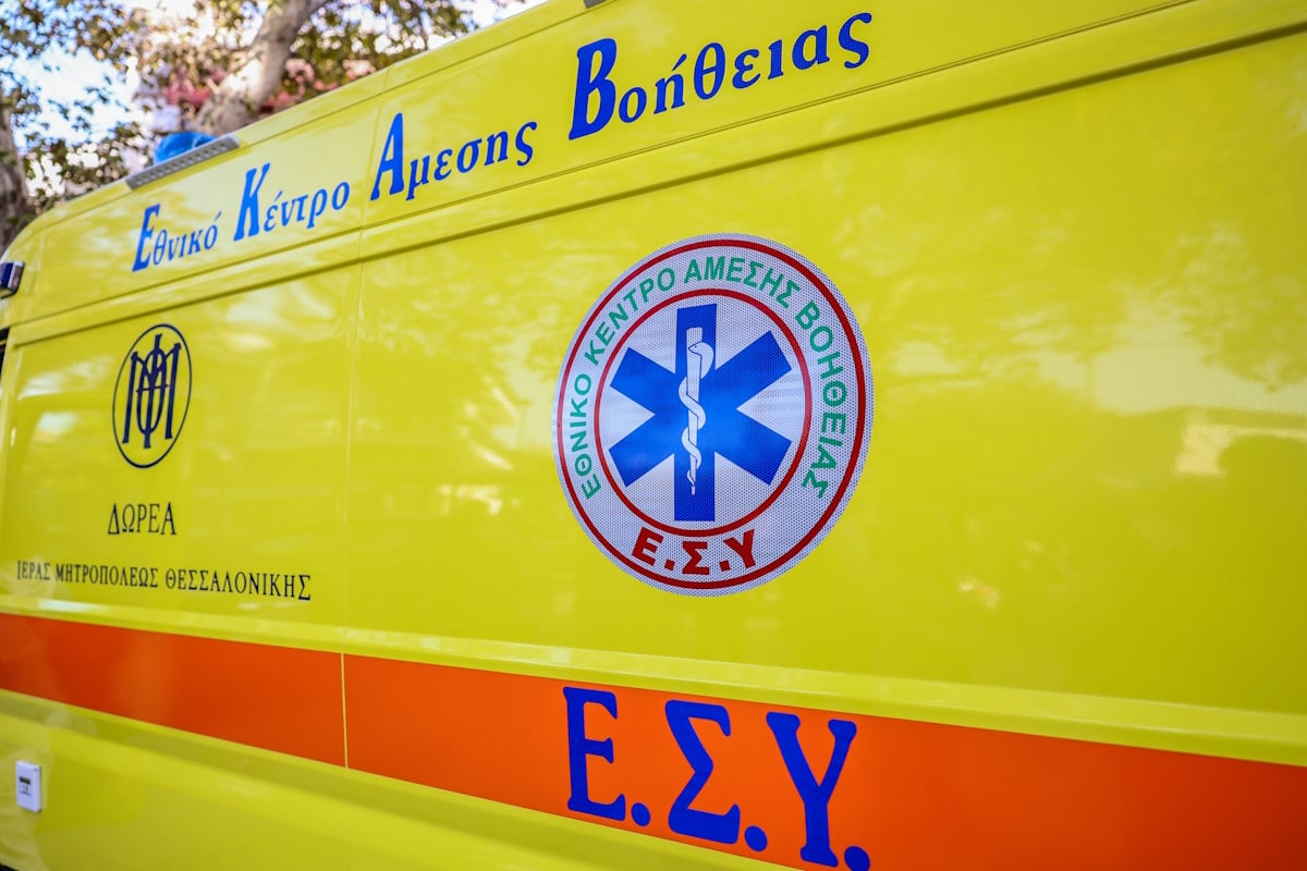 Θάσος: Πλήρωμα ασθενοφόρου πλήρωσε εισιτήριο στο φέριμποτ κατά την επείγουσα διακομιδή ασθενούς